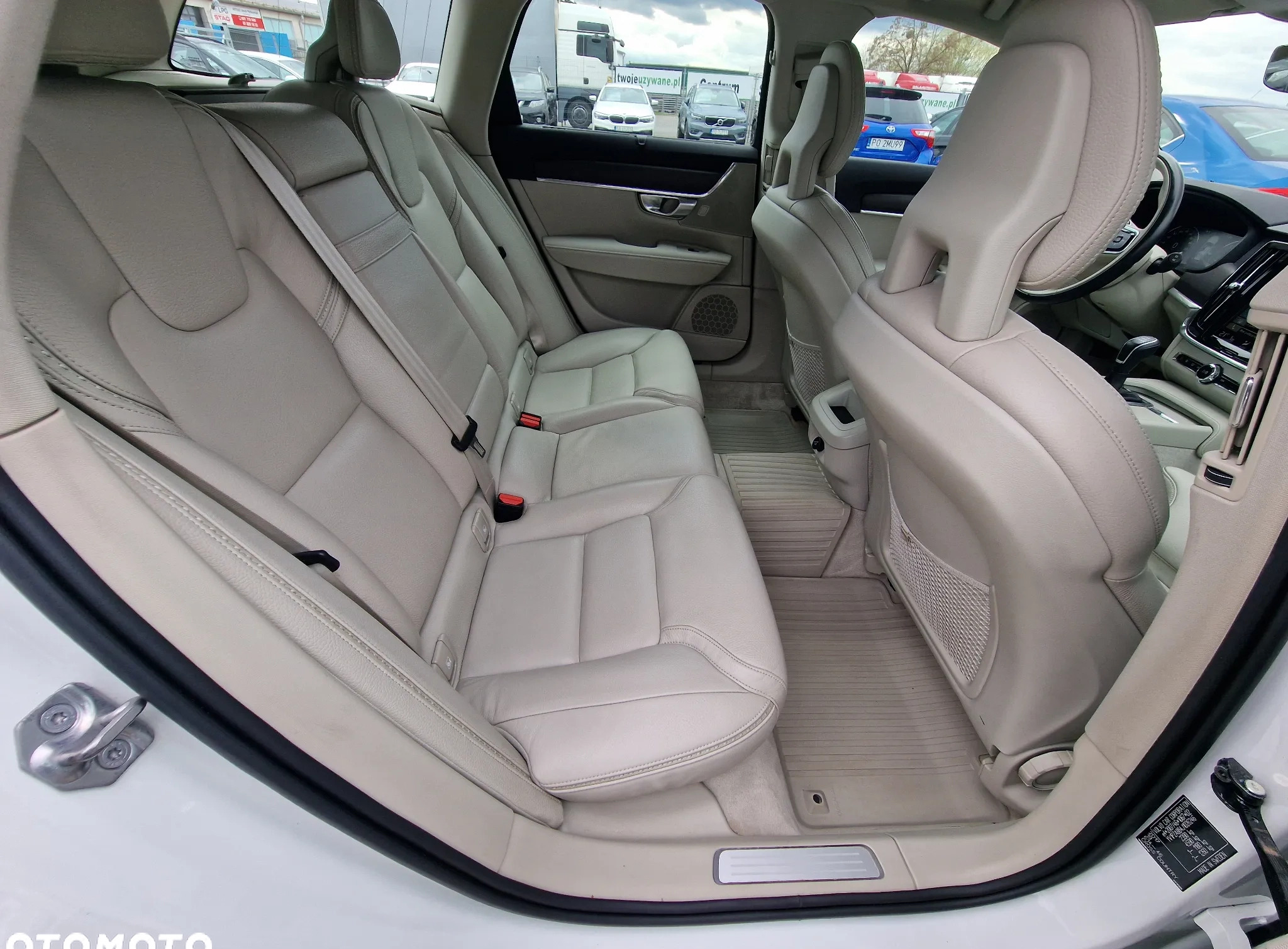 Volvo V90 Cross Country cena 84900 przebieg: 375480, rok produkcji 2017 z Ryki małe 497